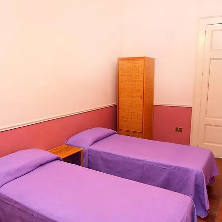 فندق مبيت وإفطار Taormina B&B 4*